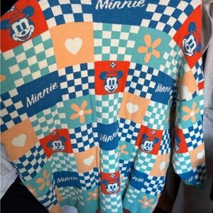 Fits like a relaxed / oversized Medium–Large depending on desired fit.